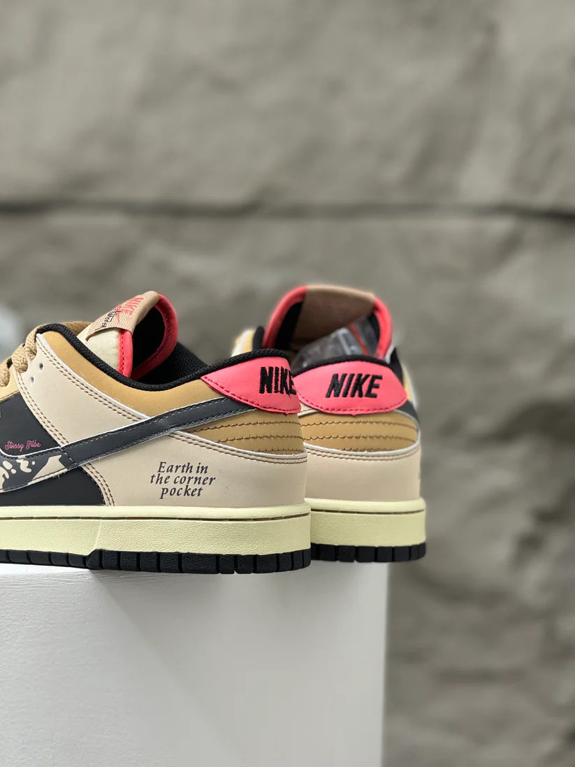 Nike Dunk Low x Stussy